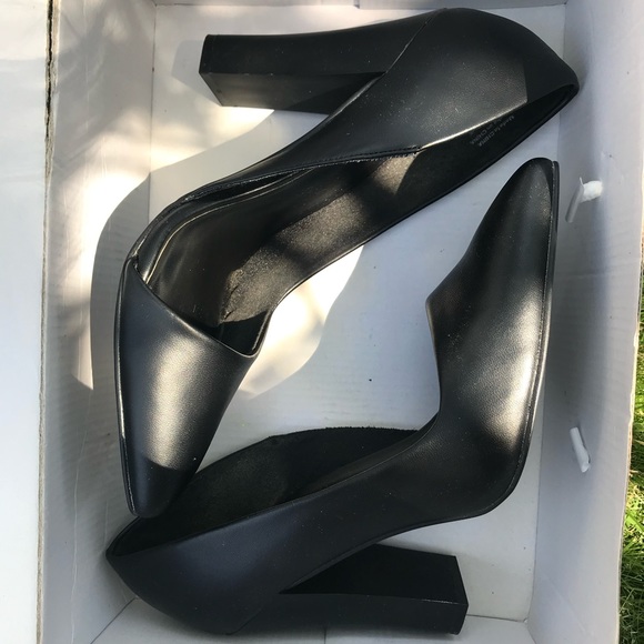 Call It Spring Black Chunky Pumps (8) - Picture 3 of 5